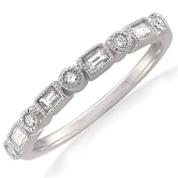 18ct White Gold Baguette & Round .31pts Diamond Ring